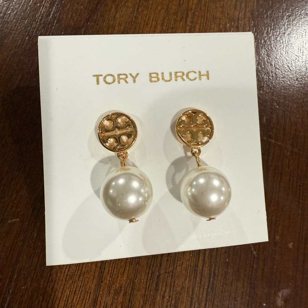 NWT! Tory Burch Gold and White Pearl Earrings